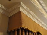 Cortinero con moldura.