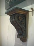 Mensula decorativa.