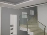 Techos decorados con diferentes alturas.